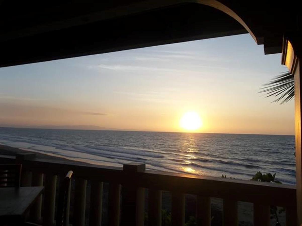 Happy Ripples Beach Resort Mabilao Esterno foto