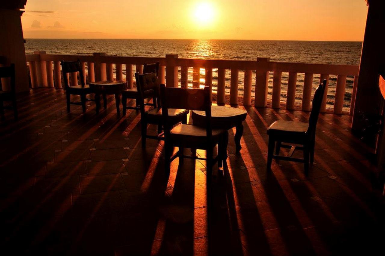 Happy Ripples Beach Resort Mabilao Esterno foto