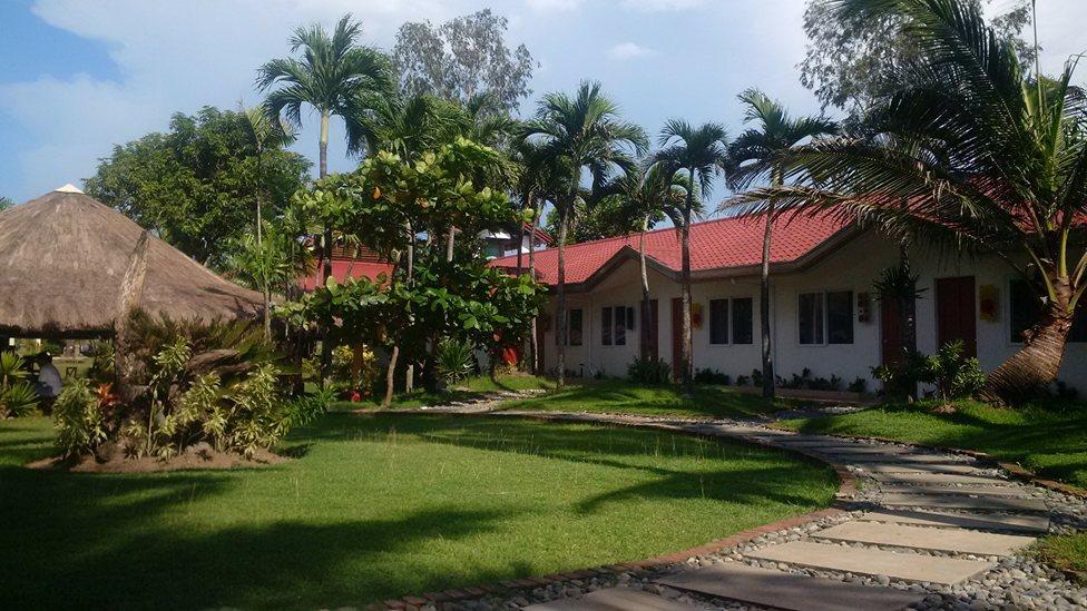 Happy Ripples Beach Resort Mabilao Esterno foto