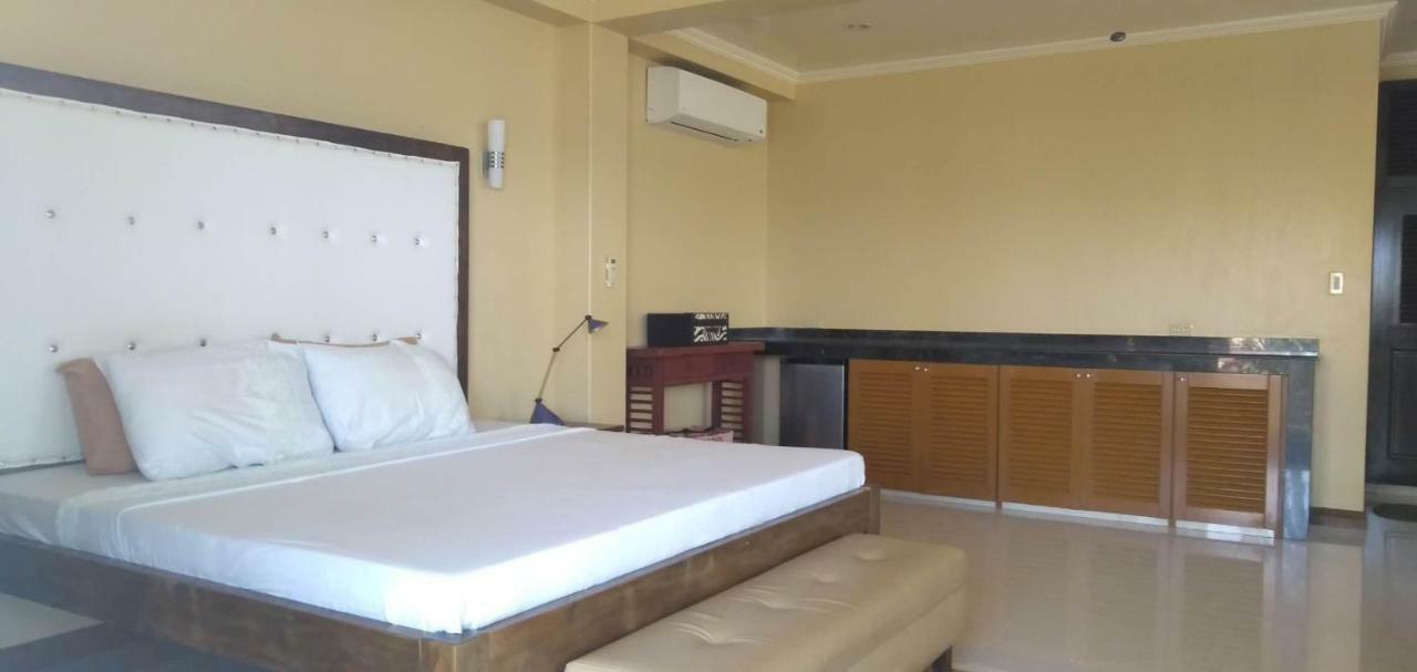 Happy Ripples Beach Resort Mabilao Esterno foto