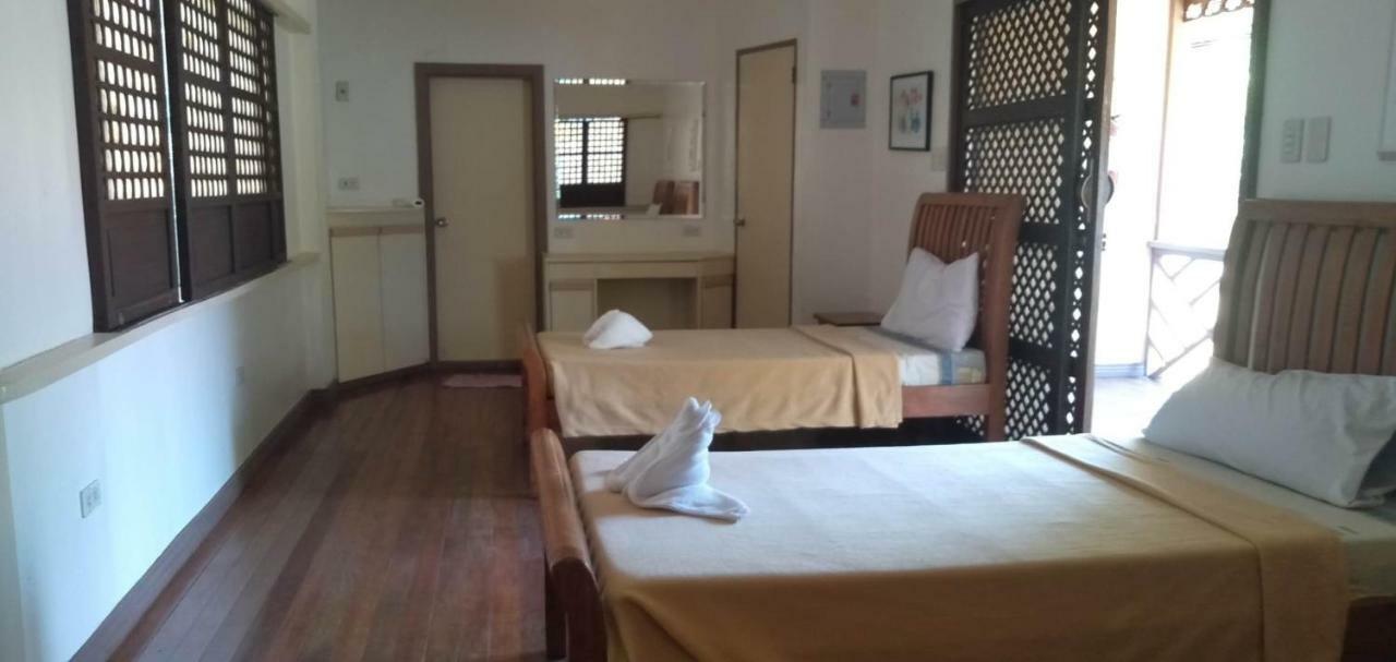 Happy Ripples Beach Resort Mabilao Esterno foto