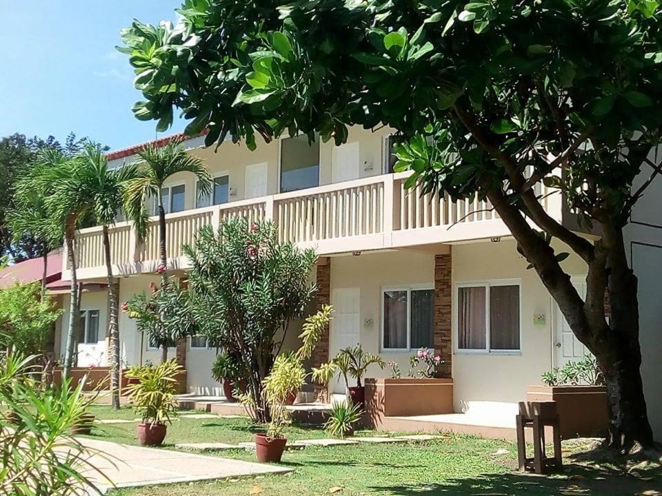 Happy Ripples Beach Resort Mabilao Esterno foto